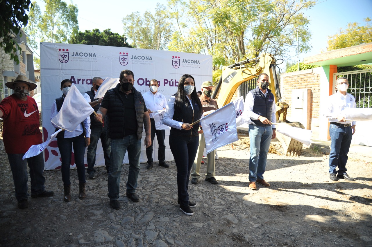  Adriana inició nuevos trabajos de obra pública en Jacona