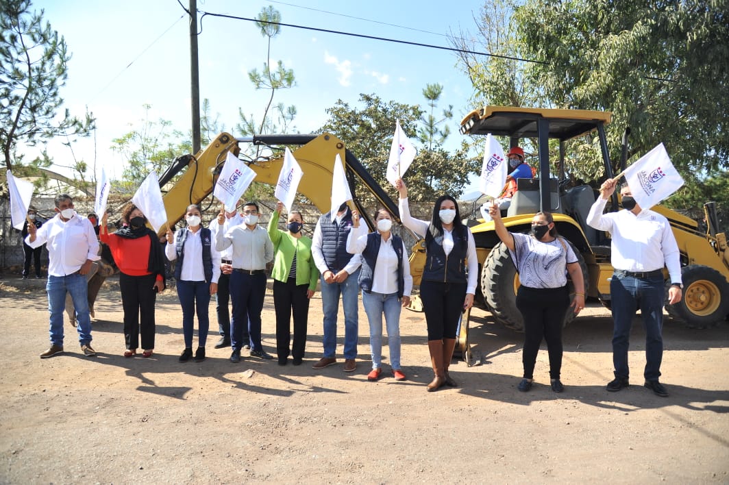  Se hará realidad la pavimentación de la calle Ignacio Ramírez gracias a gestión de Adriana