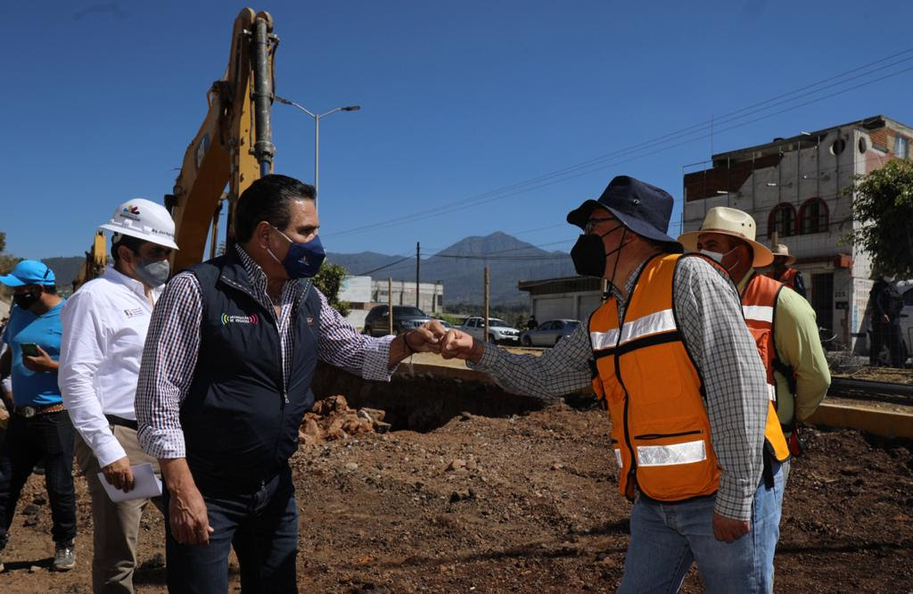  Avenida Revolución, al 50% de su modernización; es la vialidad emblemática de Zitácuaro: Silvano