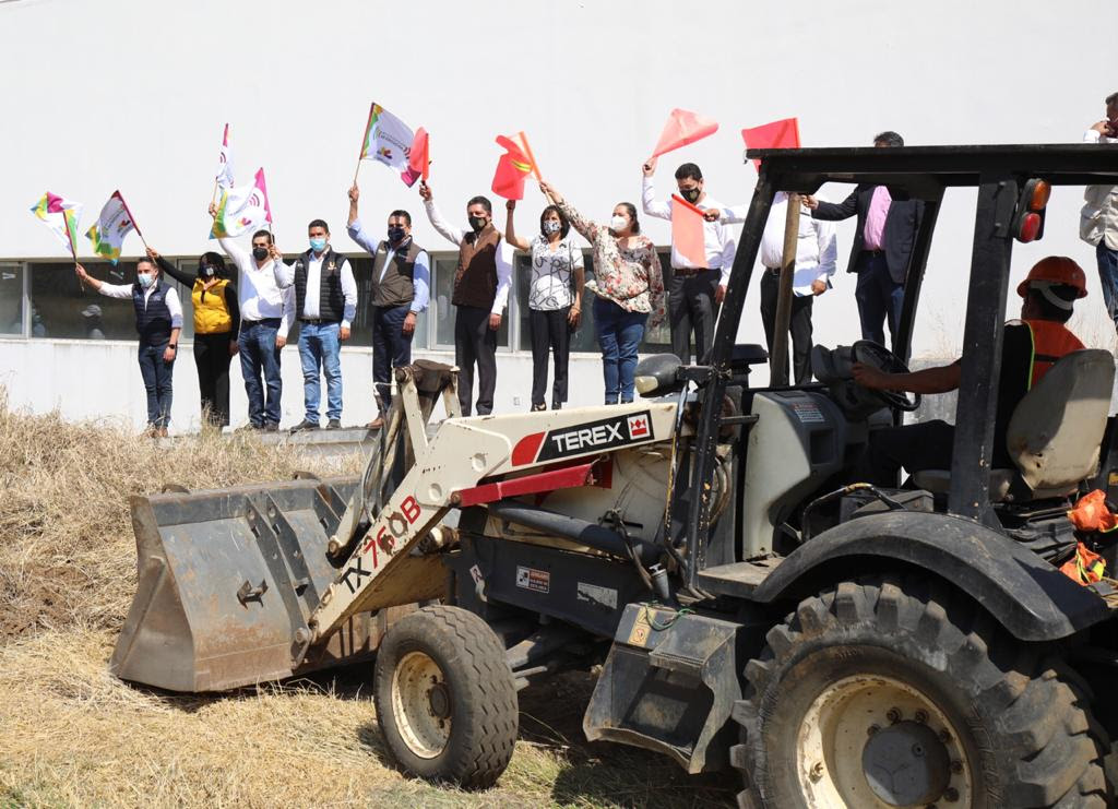  Invierten 97 mdp en obras para educación media superior y superior en Uruapan