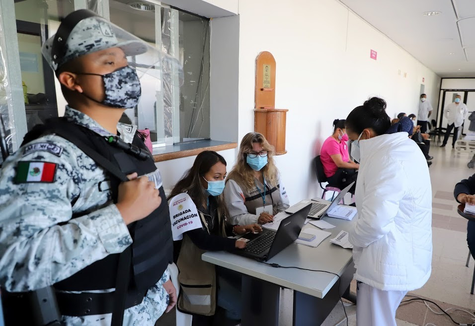  Aplicadas más de mil 500 vacunas contra COVID-19 a personal de salud
