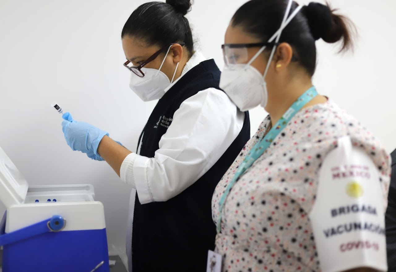 Más de 2 mil vacunas de COVID-19, han sido aplicadas a personal de salud