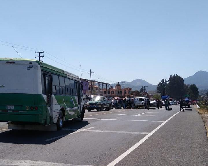  Comuneros bloquean la carretera a Santa Clara