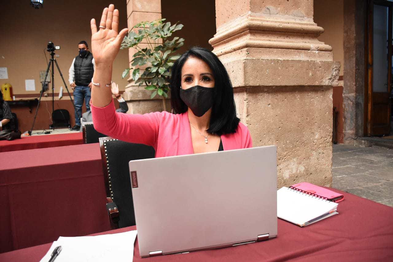  Logra Lucila Martínez que en Michoacán por Ley se incrementen días de descanso paternal