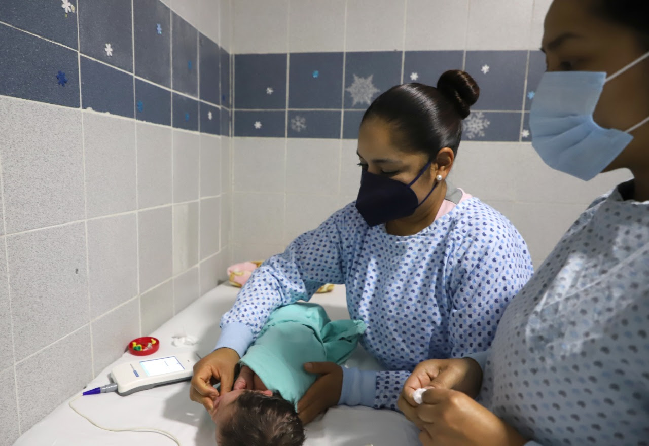 Realiza SSM detecciones tempranas de afecciones auditivas en recién nacidos
