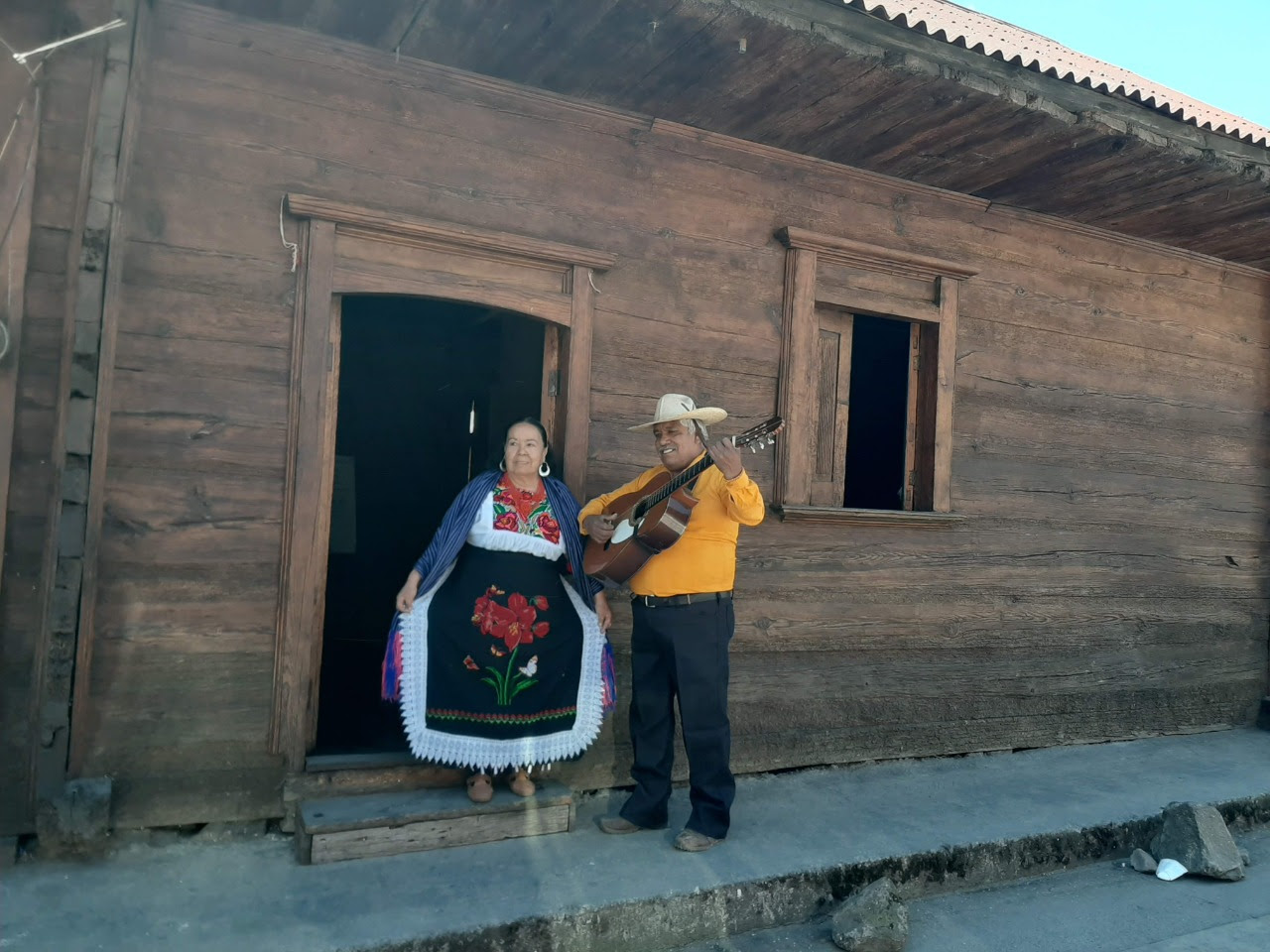  Rescate de la identidad de los pueblos indígenas, a la par con el respeto a la naturaleza