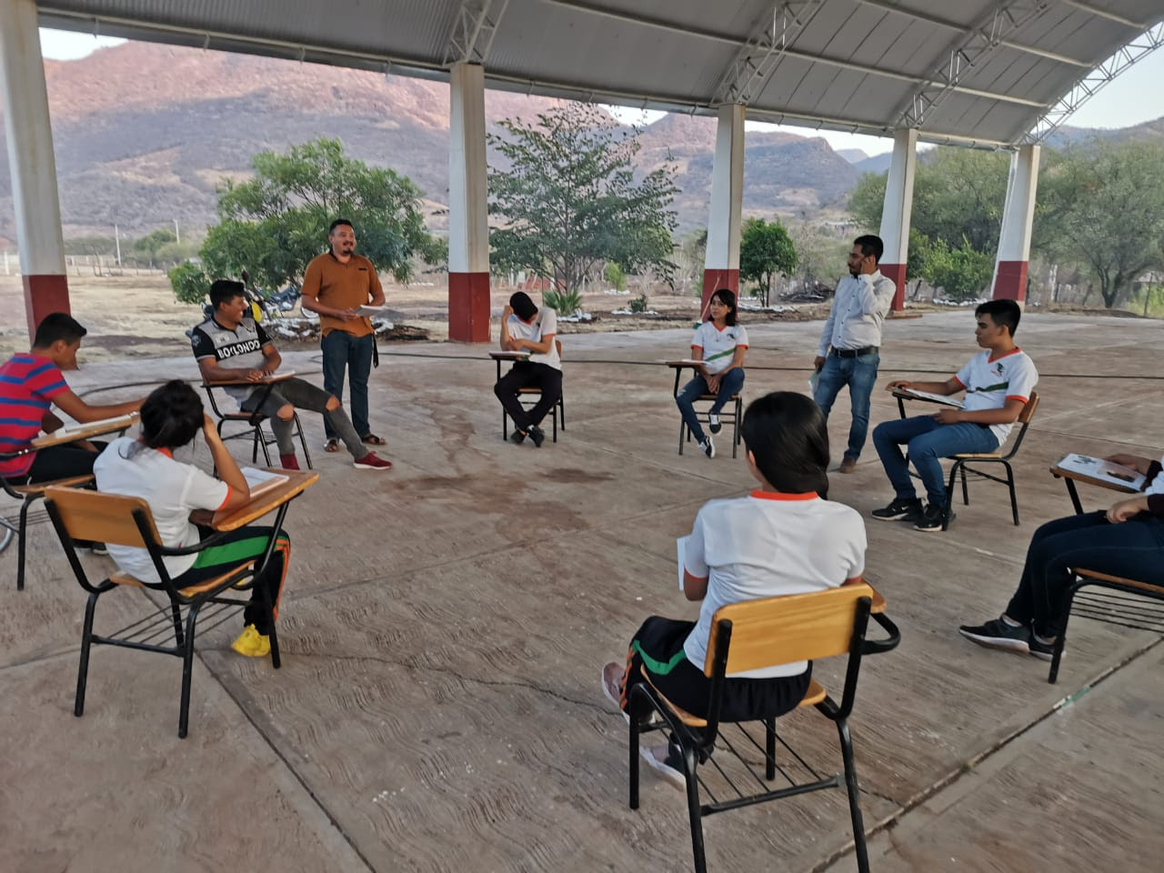  Motivan a estudiantes del CEMSaD 41 de Santa Cruz de Morelos con temas de desarrollo humano