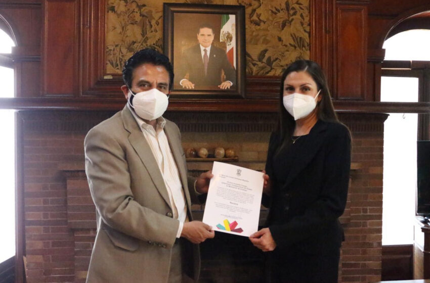  Entrega Armando Hurtado nombramiento a rectora de la Universidad Intercultural Indígena