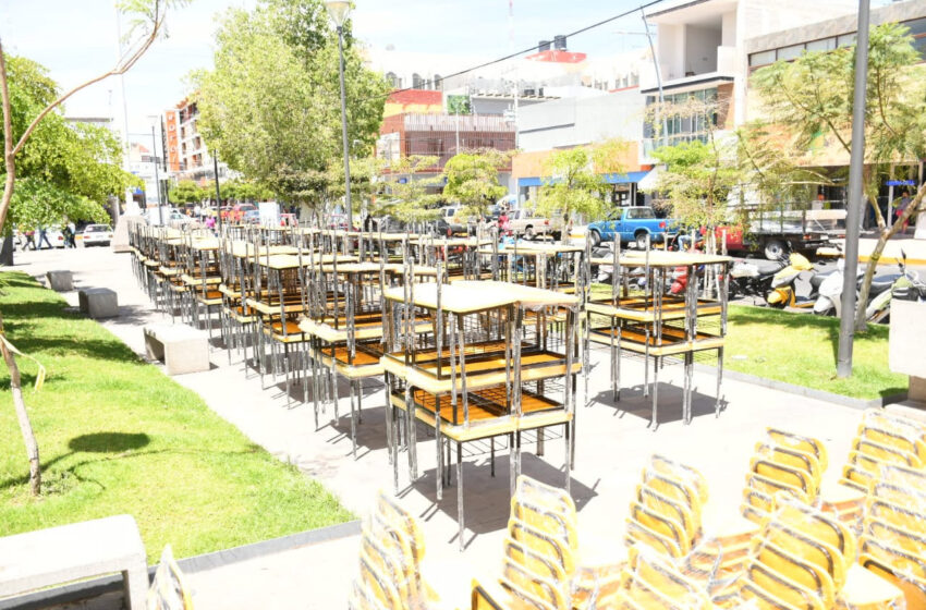  Entrega IIFEEM mobiliario a escuelas de Sahuayo