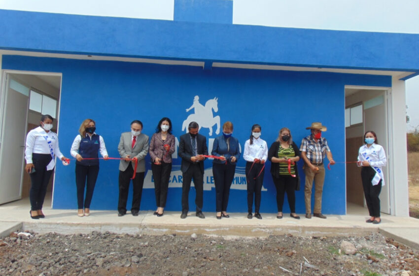  Recibe IMCED escrituras del plantel Irimbo