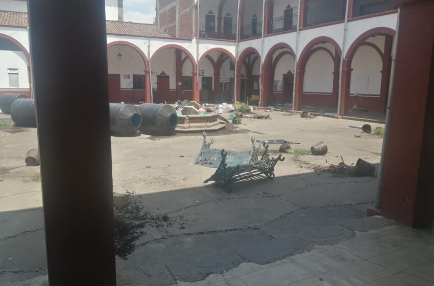  Comuneros de Santa Fe de la Laguna destrozan oficinas del Ayuntamiento
