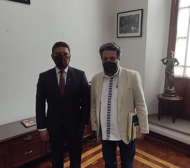  Sostiene rector de la UMSNH reunión de trabajo en la SEP