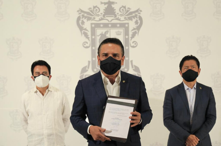  Firma Gobernador decreto de contingencia ambiental para Michoacán