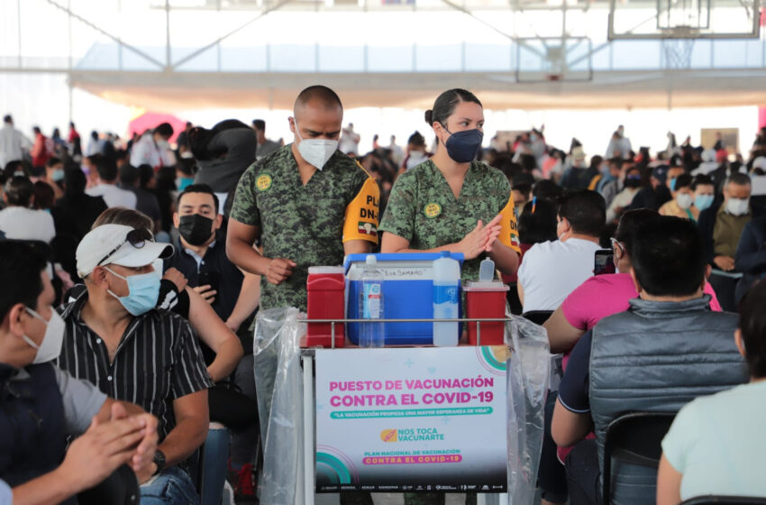  Reciben 45 mil 141 maestros vacuna contra COVID-19 en Michoacán