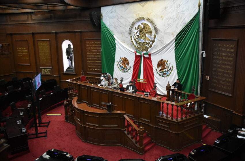  Avalan diputados modificaciones constitucionales en materia del nombre del estado de Michoacán