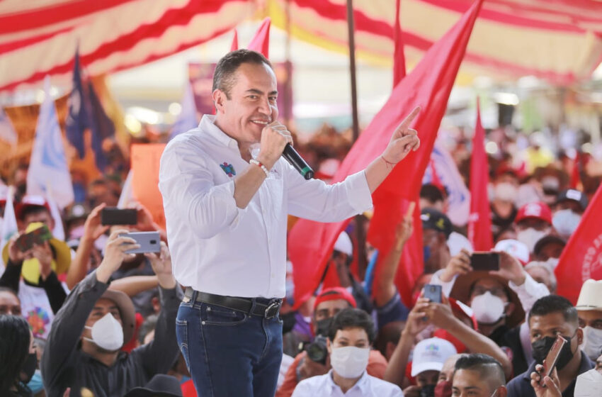 Ahora en Maravatío, más de 2 mil 500 militantes de Morena se suman con Carlos Herrera