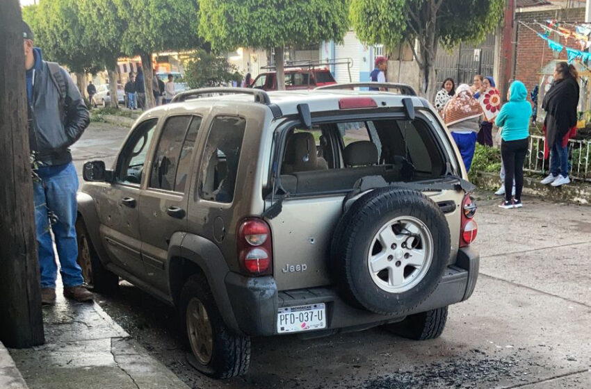 Balacera entre civiles y policías en San Juan Nuevo; dos uniformados heridos