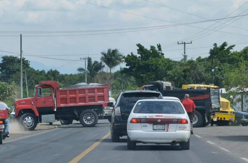  Grupos armados bloquean carreteras en Tierra Caliente