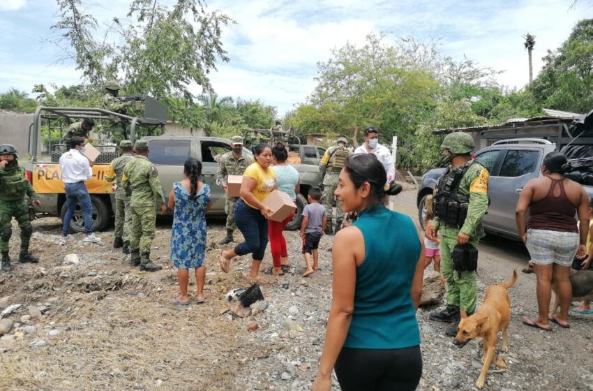 Gobierno de Michoacán envía apoyo alimentario a familias damnificadas en Aquila y Coahuayana
