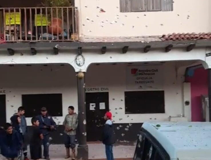  Comando balea e incendia la Tenencia de Tarecuato