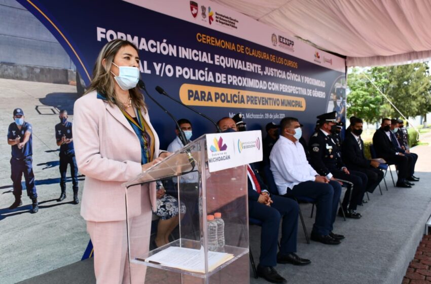 Mejoran sus competencias 150 policías municipales de Michoacán