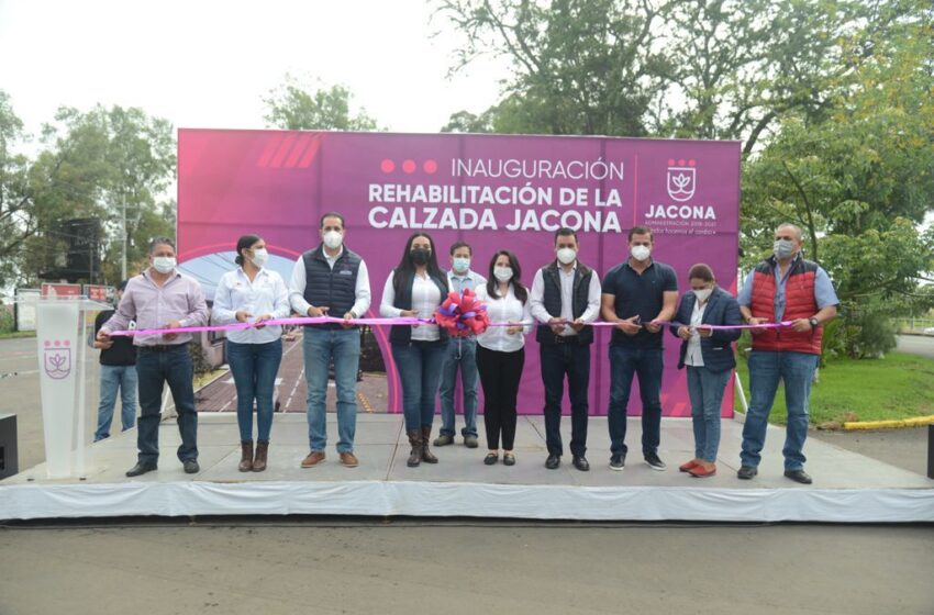  Adriana Campos logró rehabilitación de la calzada tras más de 20 años sin atenderse