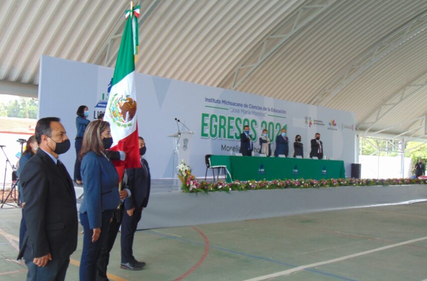 Graduación presencial de Maestría en el IMCED