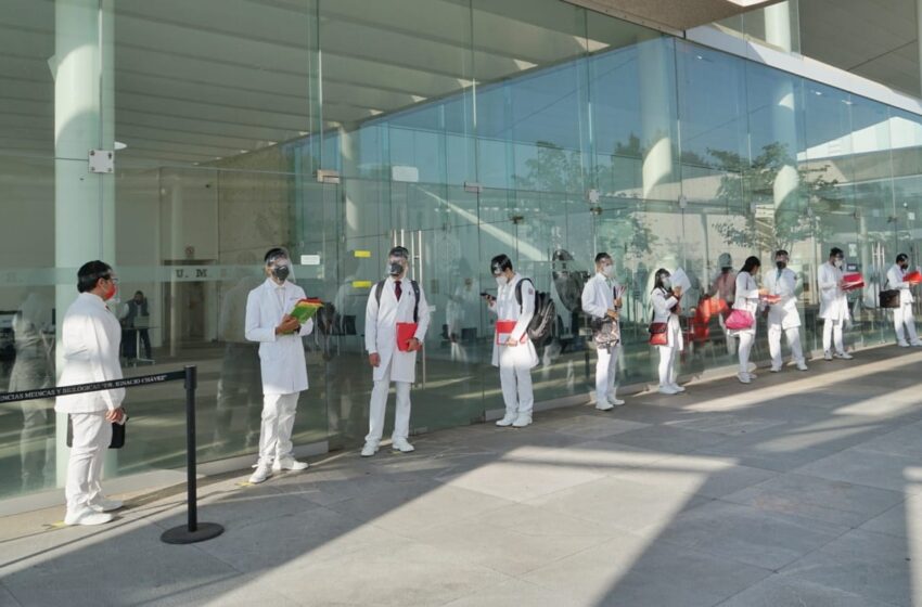  UMSNH asigna 479 plazas a pasantes de Medicina