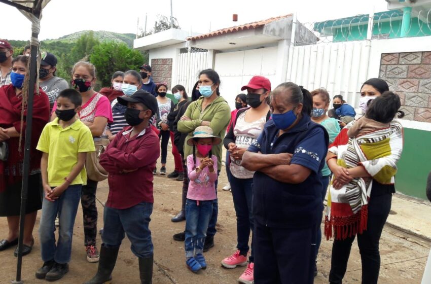  Entrega Sedesoh láminas galvanizadas a habitantes de la Tenencia de Atécuaro