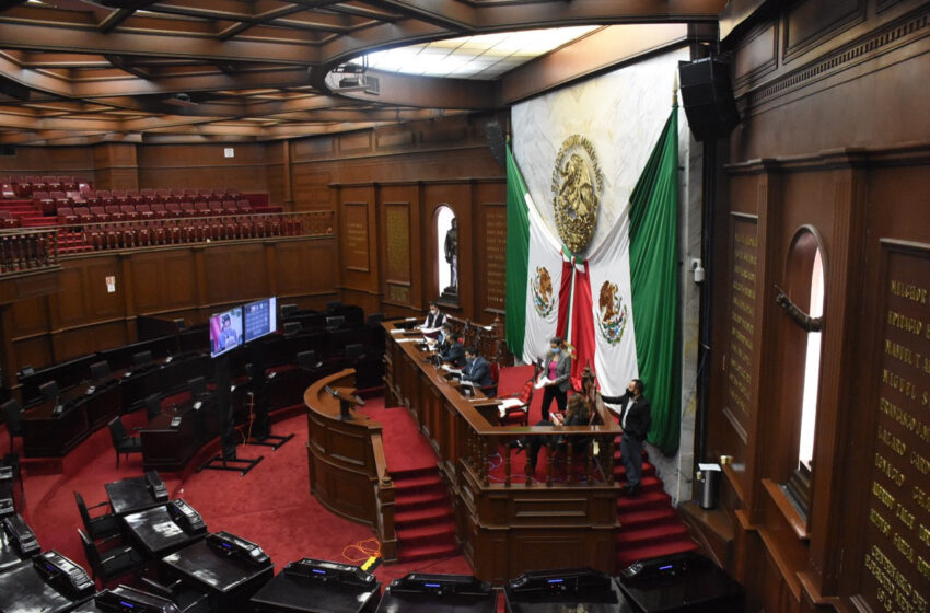  Solicitan diputados licencia por tiempo indefinido