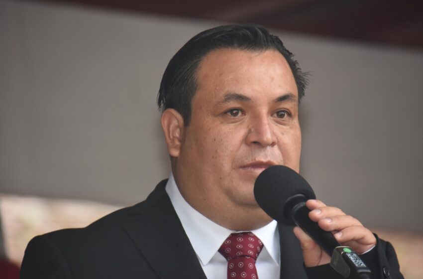  Comunidades de Erongarícuaro con doble presupuesto: Juan Calderón