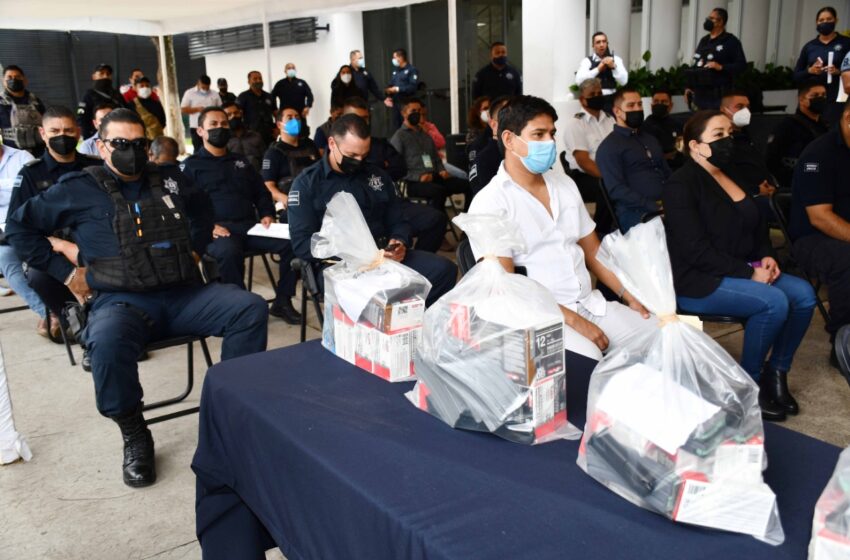  Dota gobierno a 54 municipios de material bélico