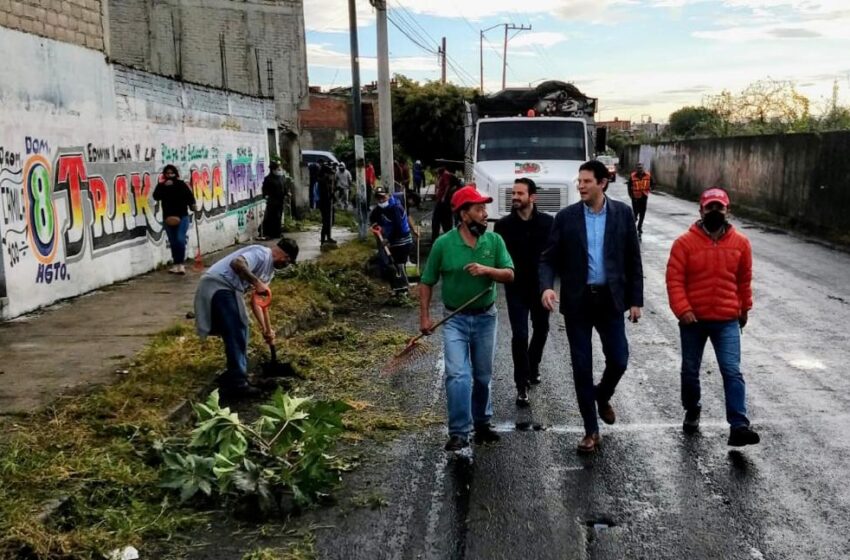  Supervisa Alfonso Martínez jornada dominical de limpieza en márgenes del Río Grande