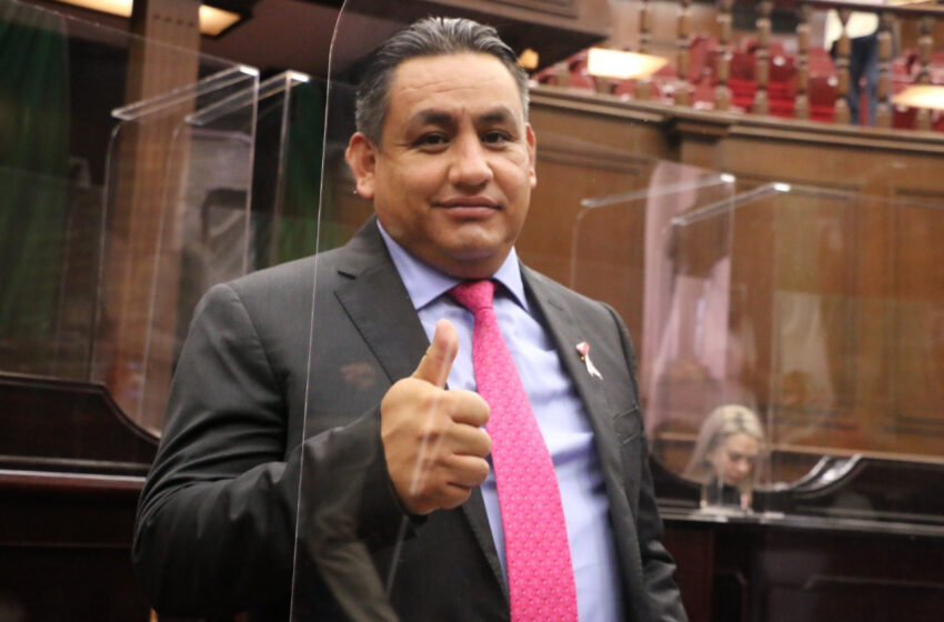  Congreso aporta para que Michoacán salga adelante: Víctor Manríquez