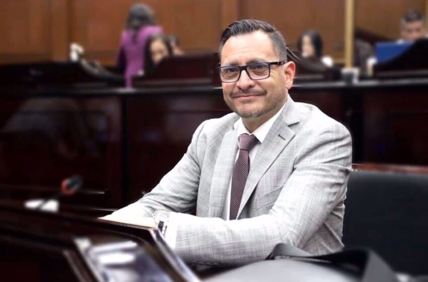 Hugo Anaya presidirá la comisión de Industria, Comercio y Servicios