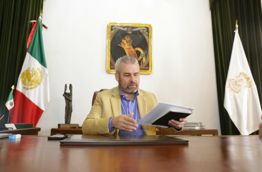 Reanuda Bedolla pago de salarios al magisterio y comienza a saldar adeudos