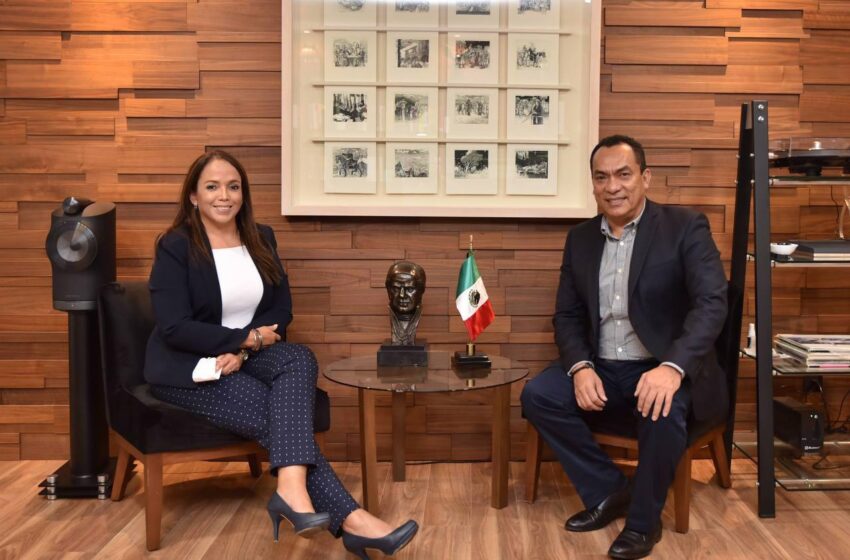  Se reúnen Andrea Villanueva y el Fiscal Adrián López Solís