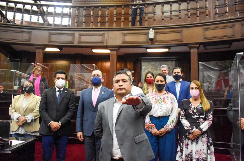  Toman protesta nuevos funcionarios del Congreso del Estado