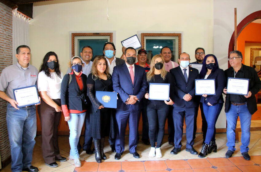  Ofrece Adrián López Solís capacitación especializada a periodistas