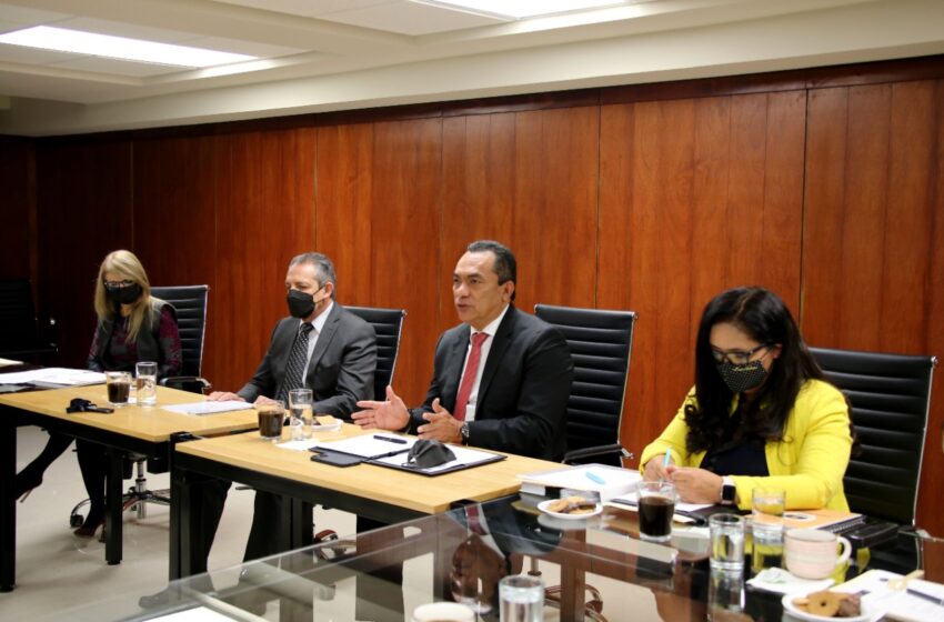  Comunicación e intercambio de buenas prácticas, para mejorar la impartición de justicia: Fiscal General