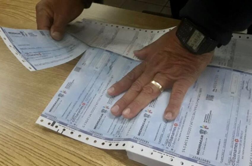  Gobierno de Michoacán dispersa 114 mdp para pago de bono al magisterio, informa SEE