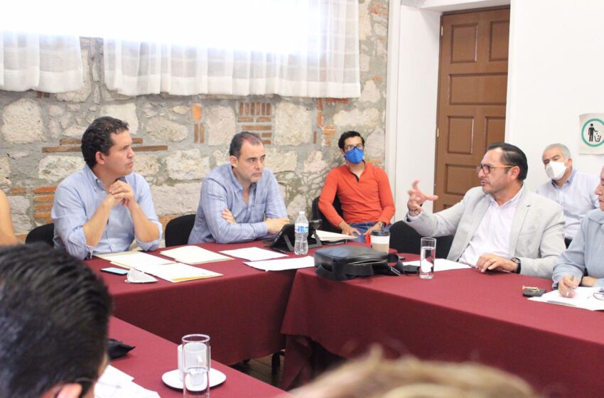  Apoyar a los ciudadanos cuidando la transparencia y manejo de los recursos es el objetivo del programa Borrón y cuenta nueva”: Hugo Anaya