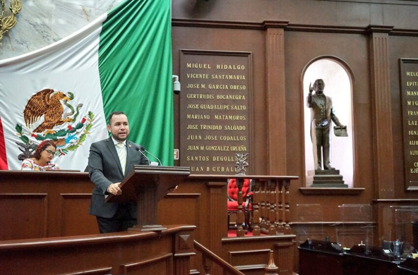 Plantea Reyes Galindo iniciativa para contribuir a la reforestación en Michoacán