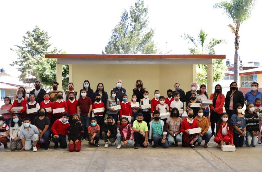 Entregan miles de pares de zapatos para un regreso presencial de clases óptimo de niñas y niños morelianos