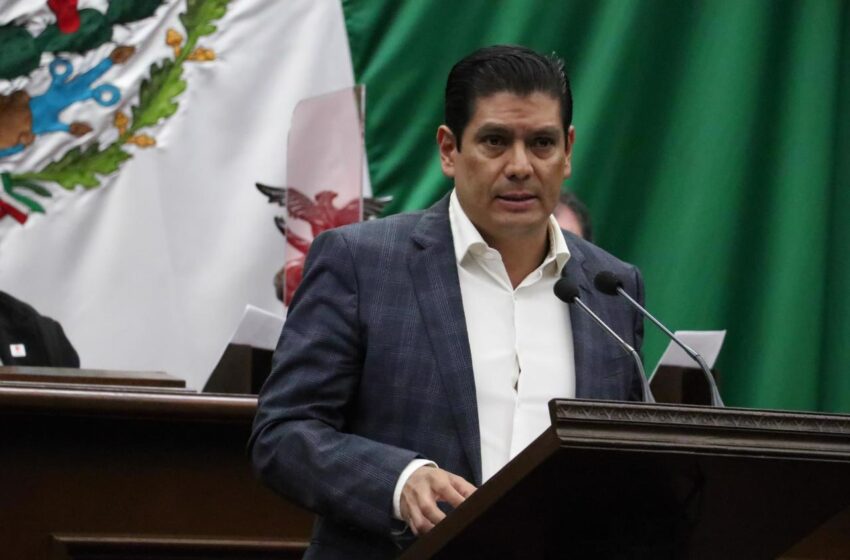 Para agilizar trámites y servicios, propone Ernesto Núñez ley de mejora regulatoria