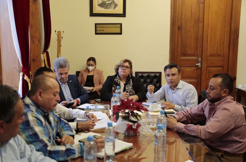  Fidel Calderón propone a transportistas presentar iniciativas ciudadanas para legislar en la materia