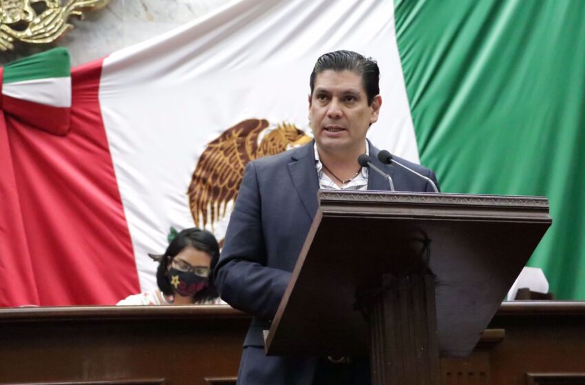  Busca Ernesto Núñez prohibir cambio de uso de suelo en zonas aledañas a bosques