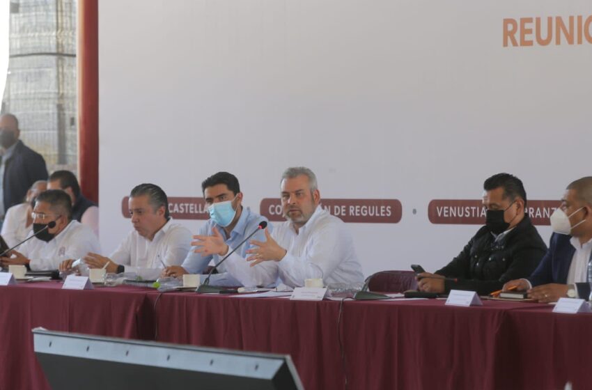  Anuncia Bedolla 220 mdp para carreteras y obra educativa en Lerma-Chapala