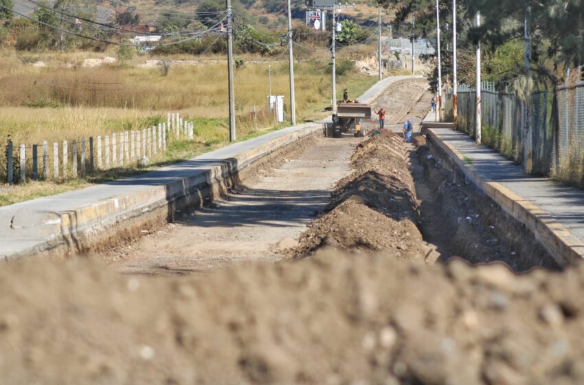  Avanza rehabilitación de concreto y alumbrado en la Av. Erandeni de Tarímbaro
