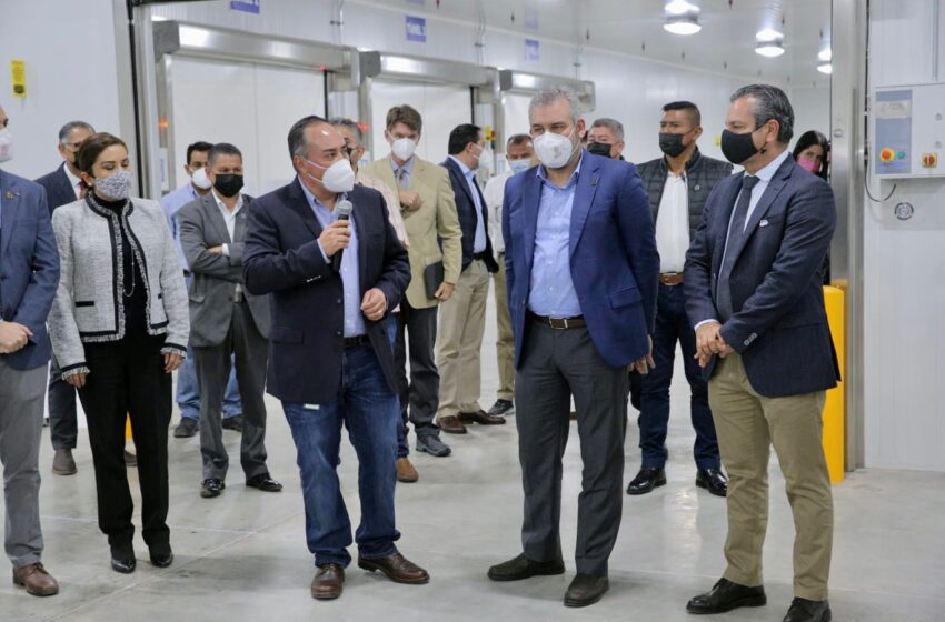  Inaugura Bedolla frigorífico de Driscoll’s, con inversión de 500 mdp